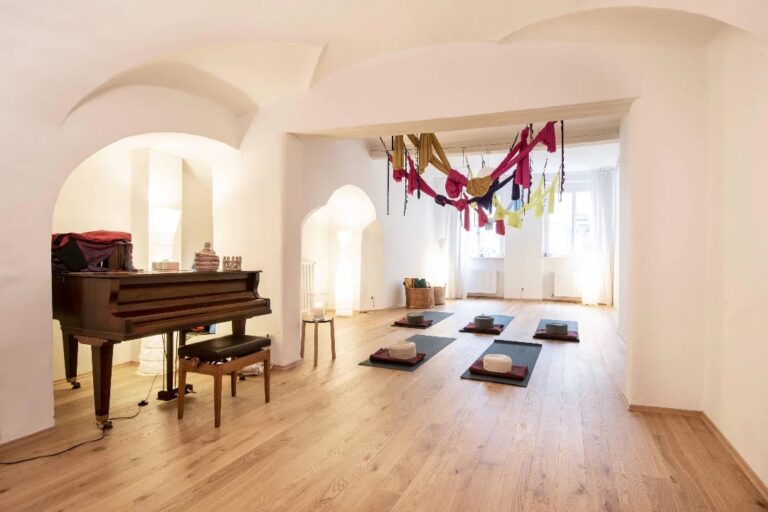 Yin Yoga & Touch